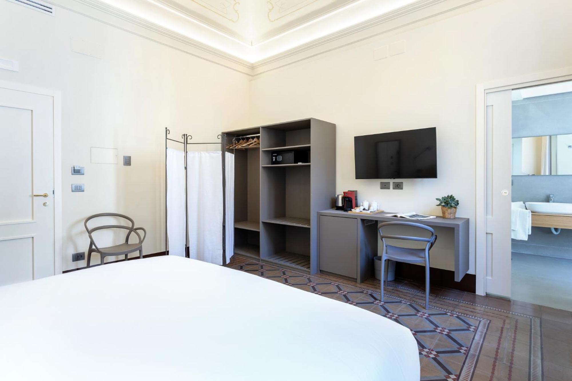 Palazzo Costarelli - Bed And Breakfast CTA Habitación foto